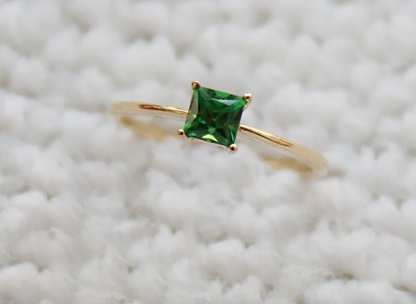 Emerald Green Color 925 Silver Minimalist Ring