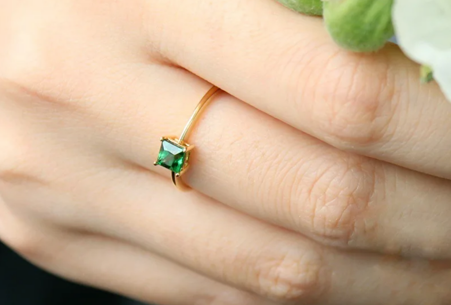 Emerald Green Color 925 Silver Minimalist Ring