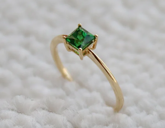 Emerald Green Color 925 Silver Minimalist Ring